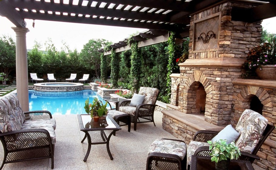 Пергола патио в саду