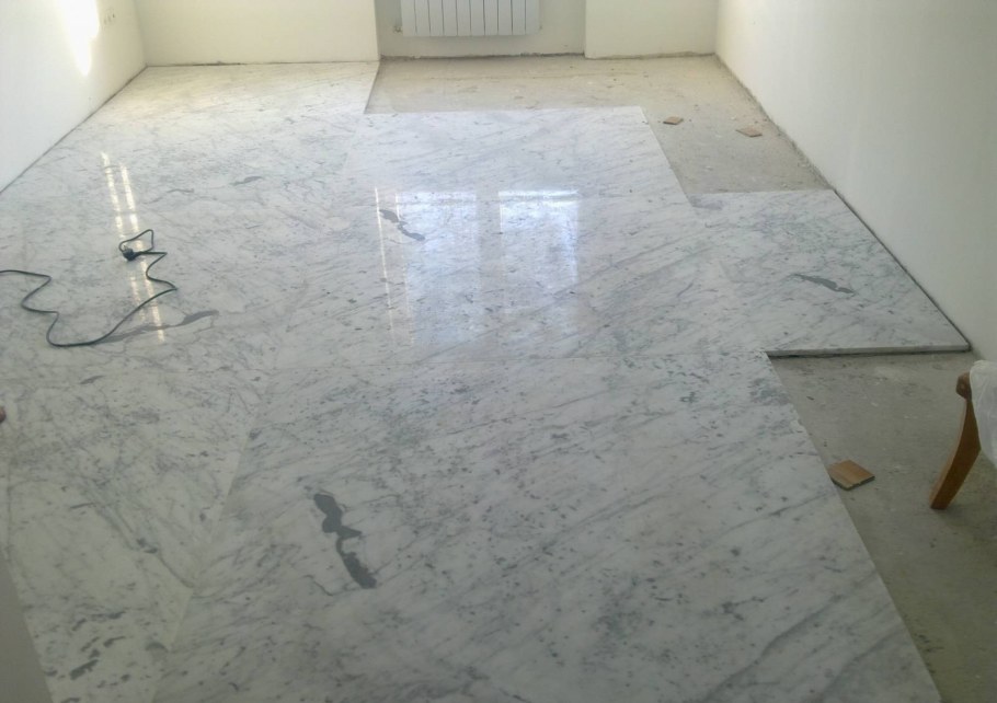 Ложим плитку на деревянный пол