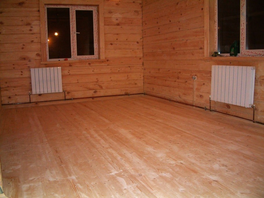 Деревянный пол на даче