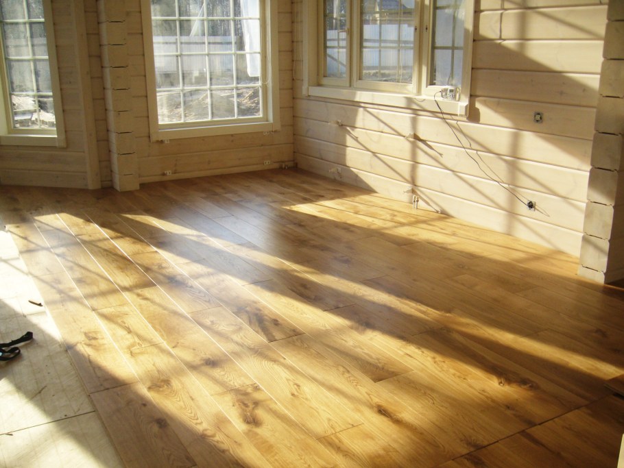 Ламинат в деревянном доме