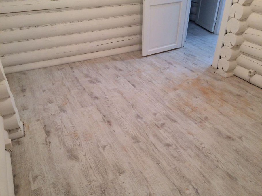 Ламинат в деревянном доме