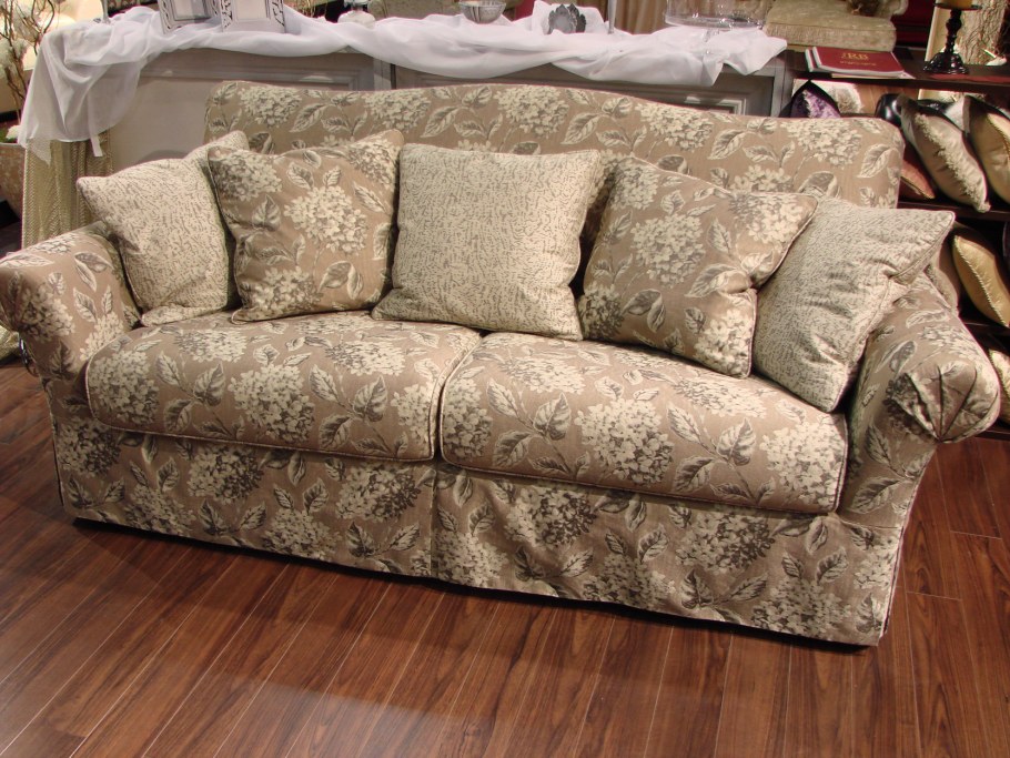 Диван из шенилла