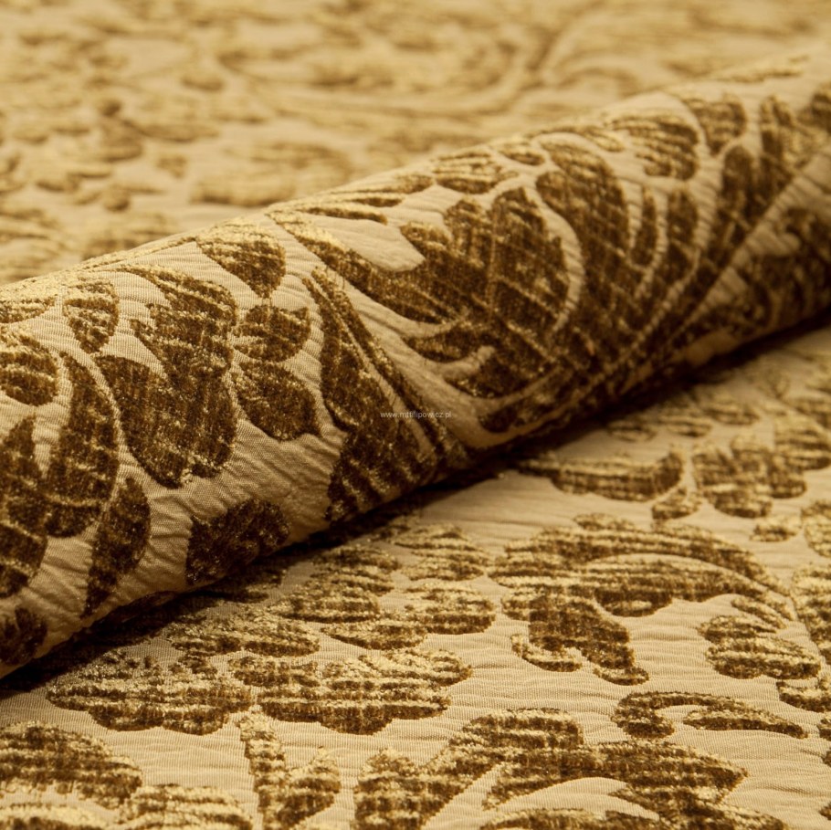 Мягкая мебель с красивой обивкой