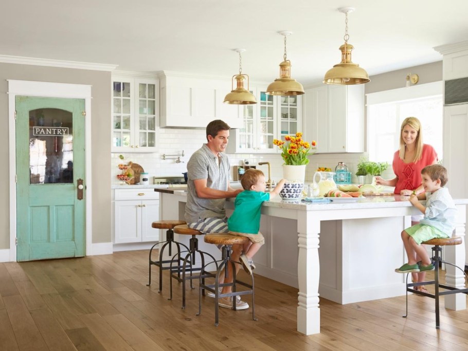 Сара Мишель Геллар и Фредди принц-младший с детьми