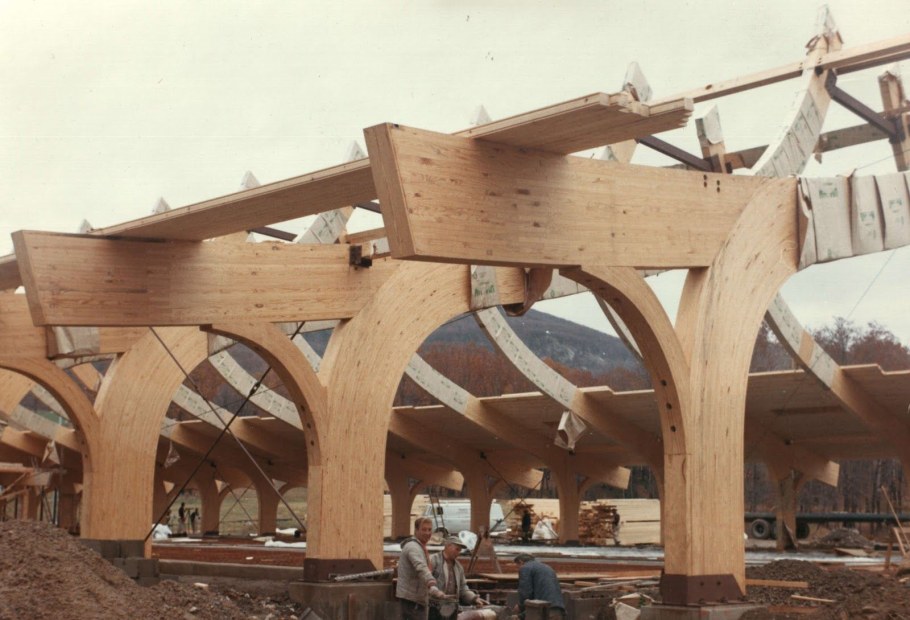 Стропильная система многощипцовой кровли