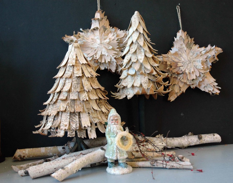 Елка из природных материалов