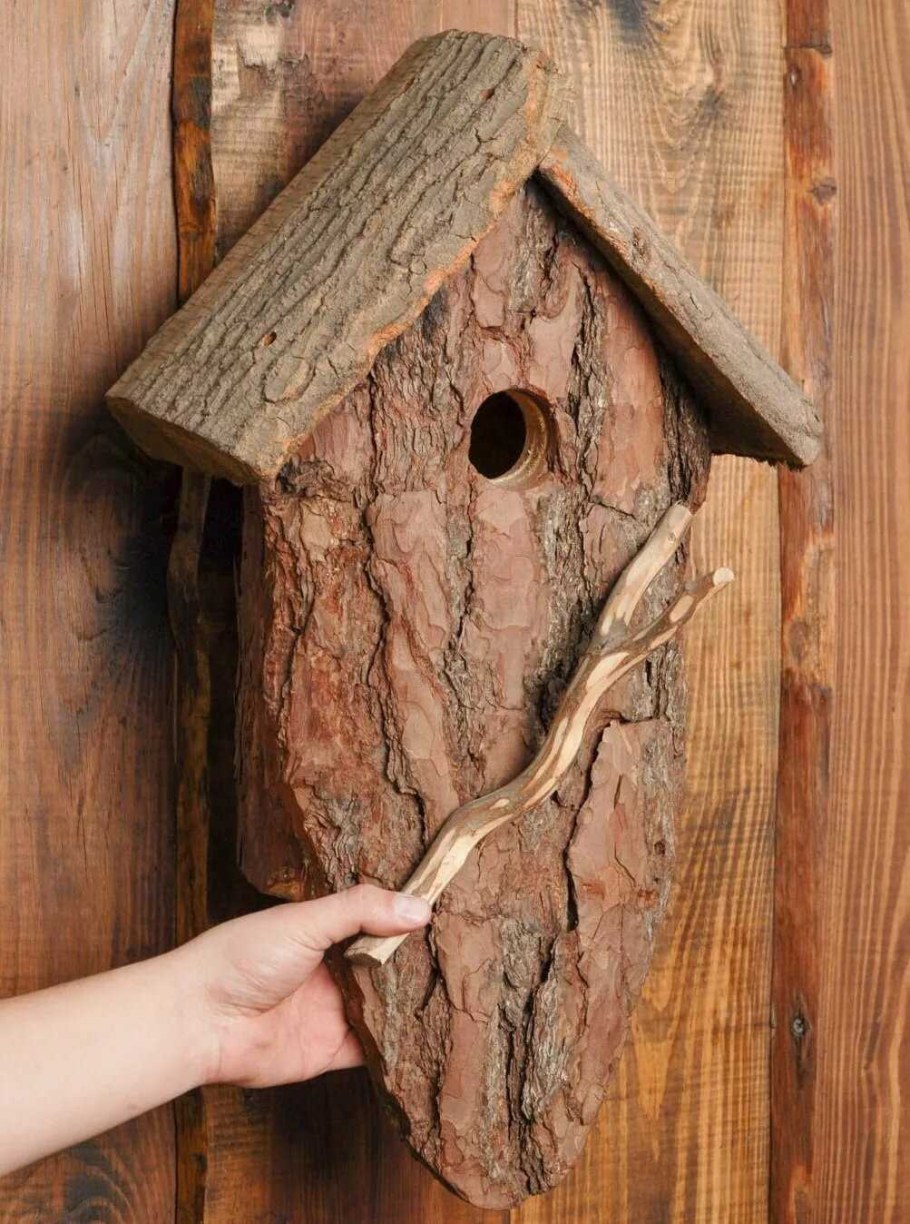 Скворечник из дерева