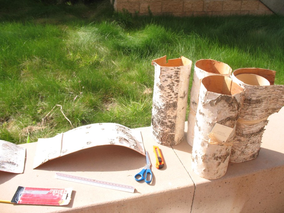 Украшение на даче из коры