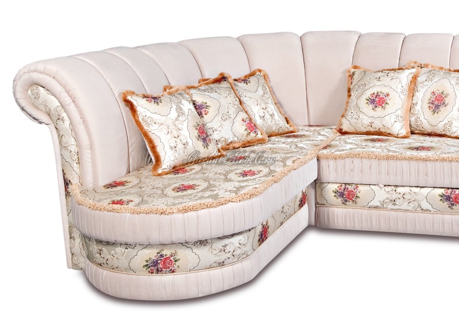 Серо фиолетовый диван