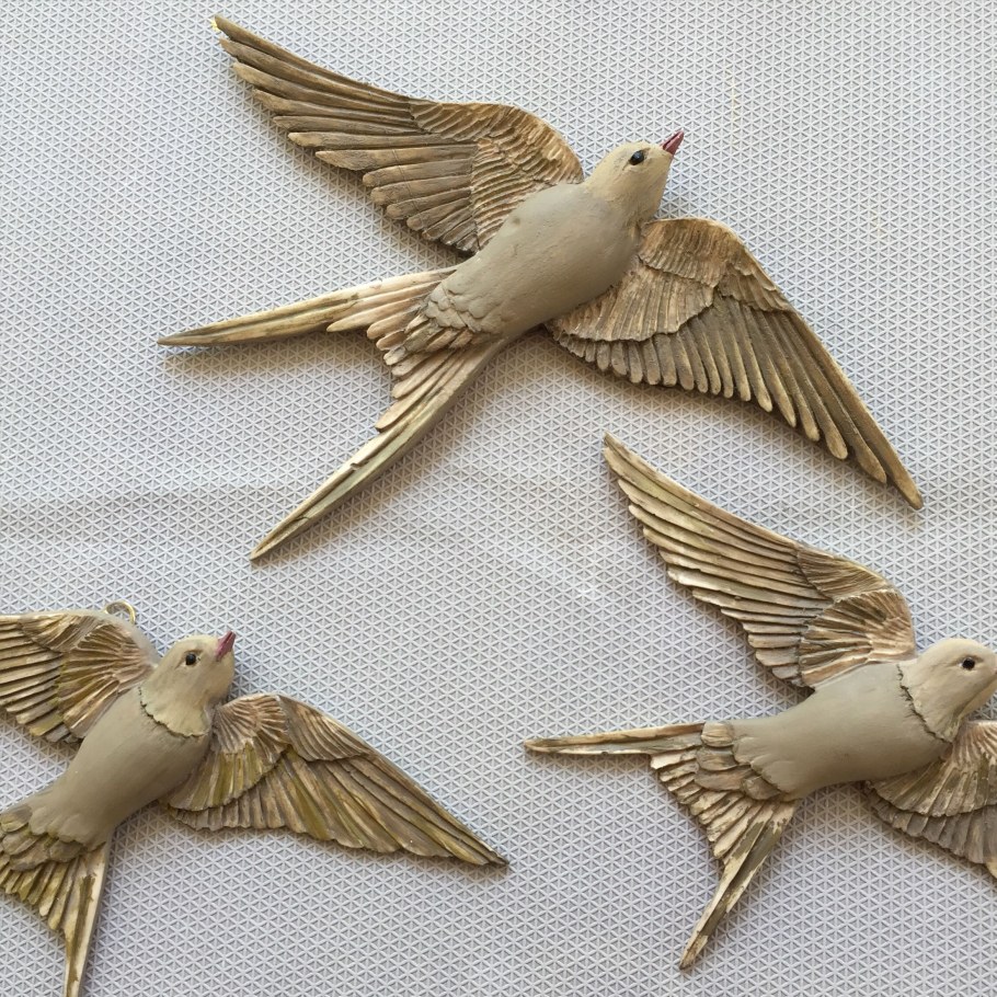 Голубь из дерева