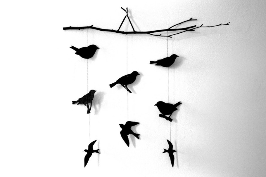 Барельеф голуби