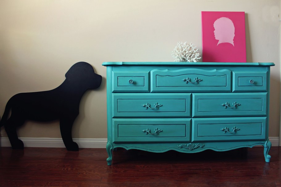 Деревянная мебель крашеная