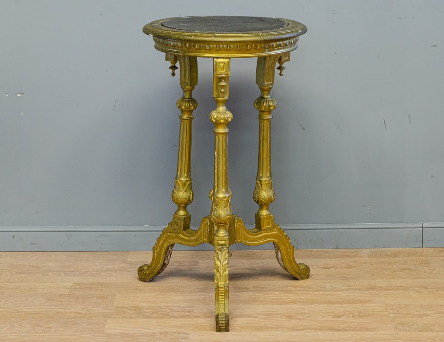 Консоли в дворцах