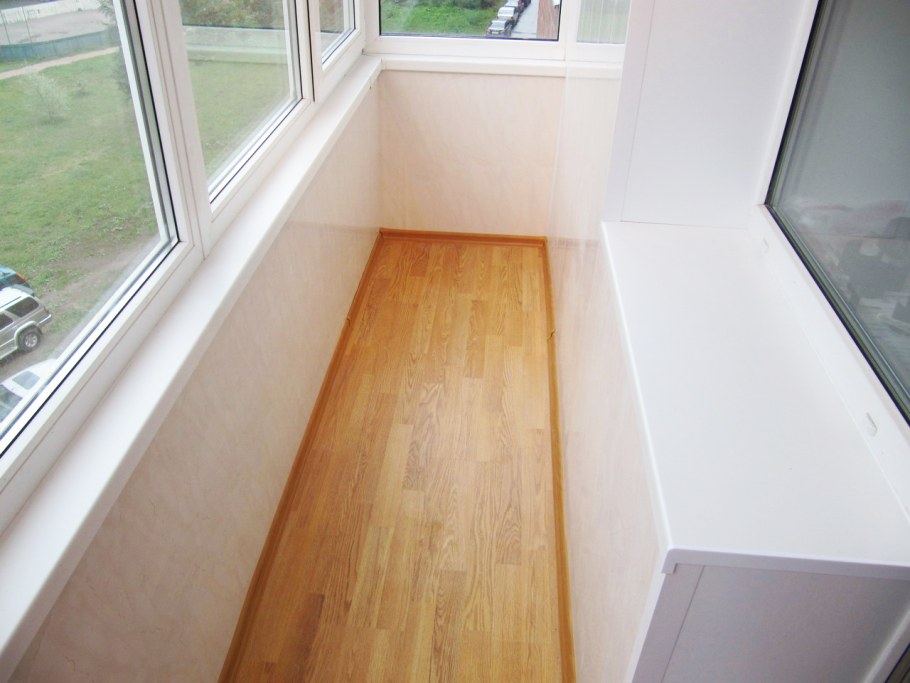 Отделка лоджии вагонкой