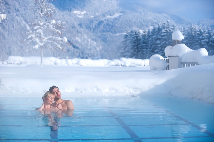 Бассейн зима