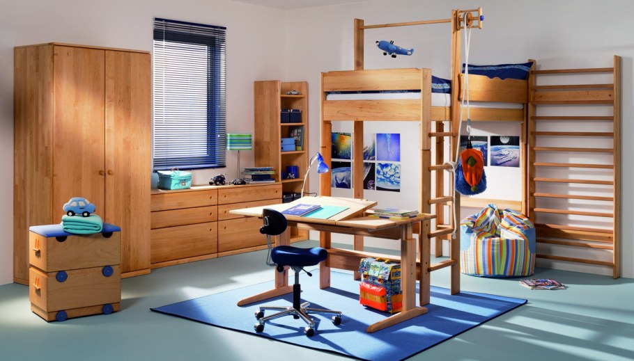 Детская деревянная мебель