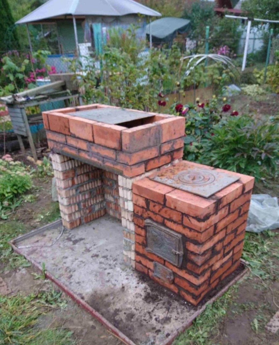 Небольшая уличная печь