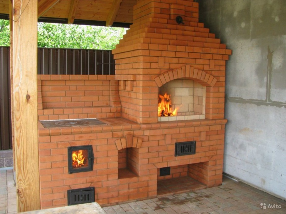 Барбекю из кирпича и камня