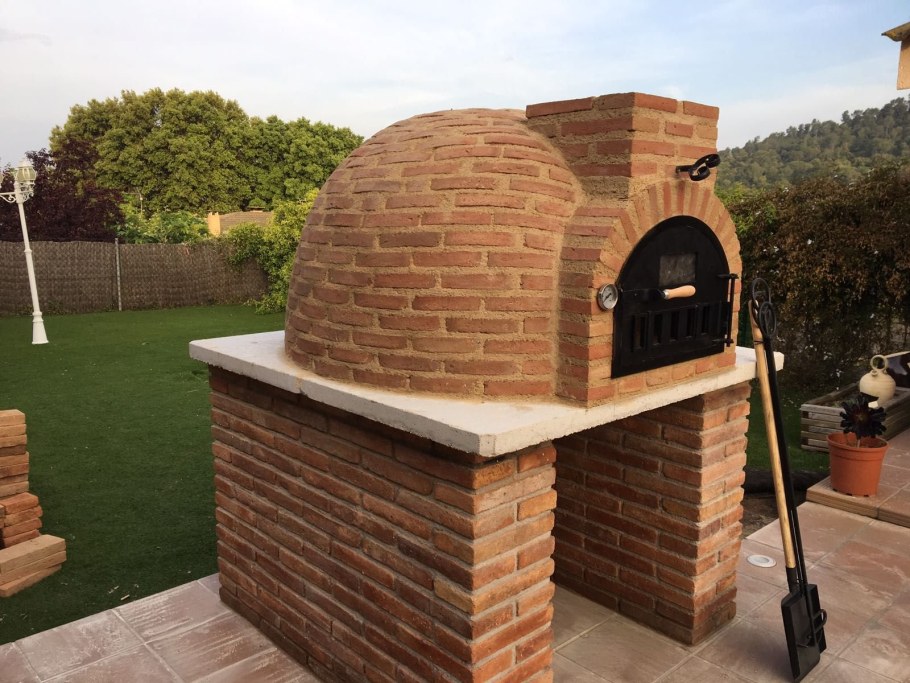 Небольшой мангал из кирпича