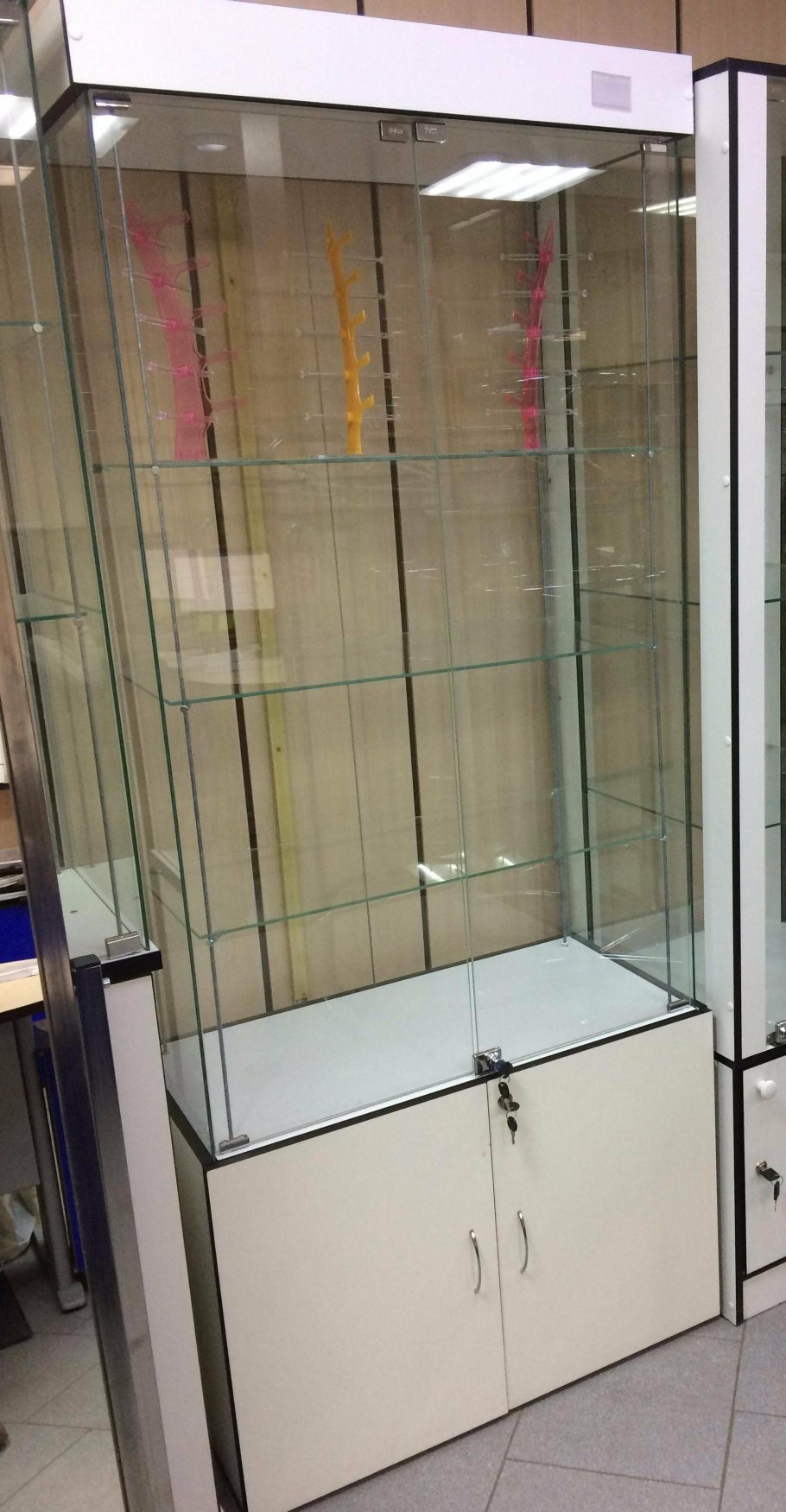 Витрина стеклянная 1040*1200*600