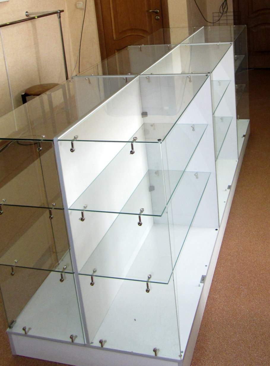 Витрина торговая стеклянная