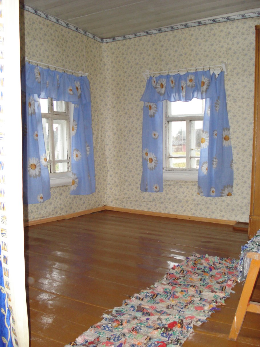 Шторы на дачу в деревянный дом