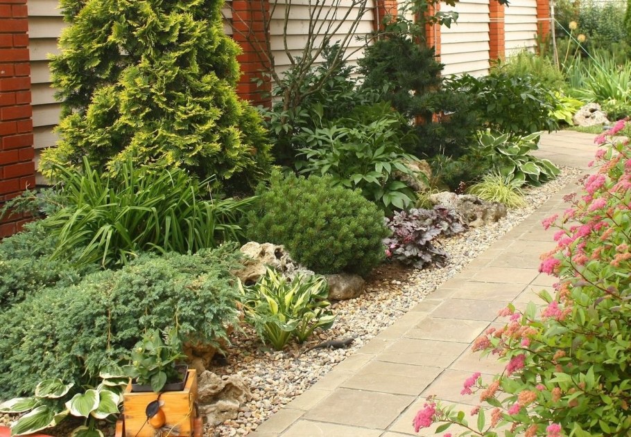 Угловая клумба