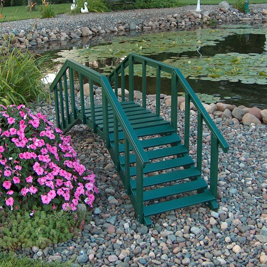 Мостик из дерева для детского сада