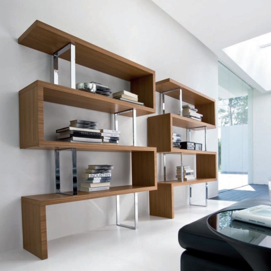 Полки из тамбурата