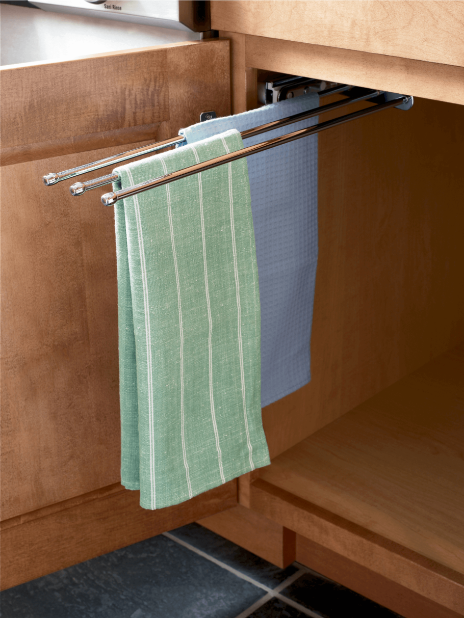 Сетка в кухонном шкафу для полотенцев