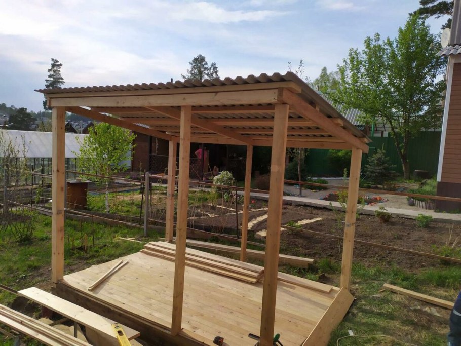 Постройка беседки