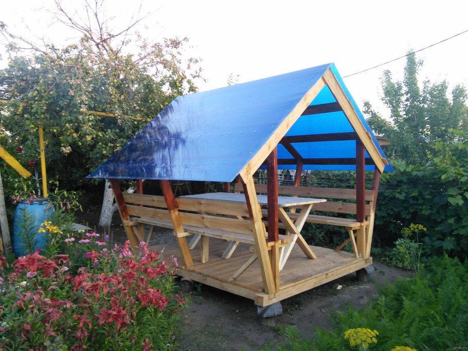 Простые беседки для дачи