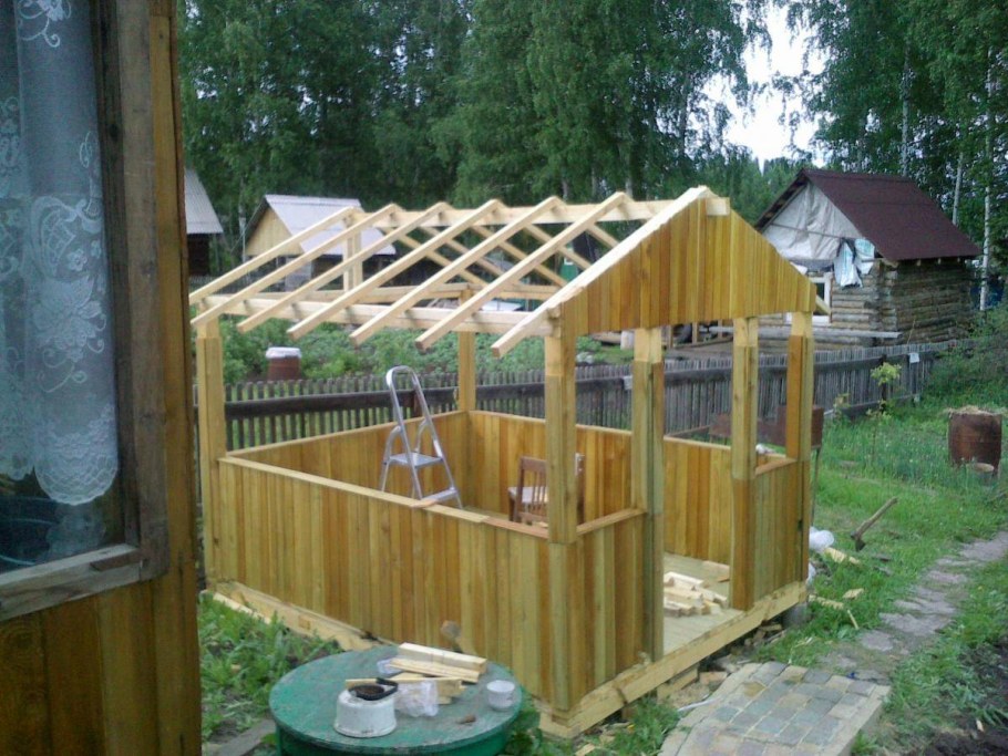 Простенькая беседка