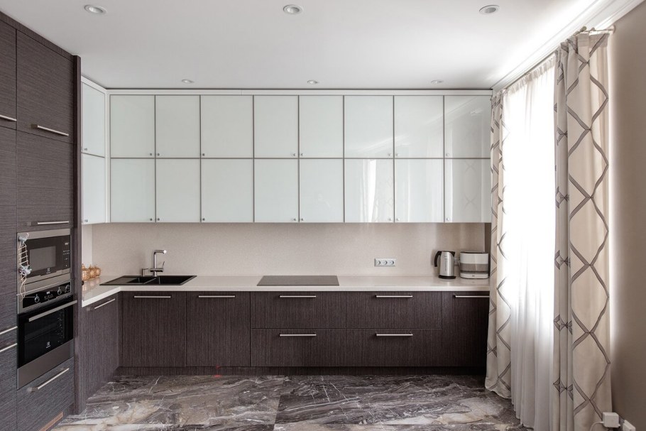 Современная кухня до потолка