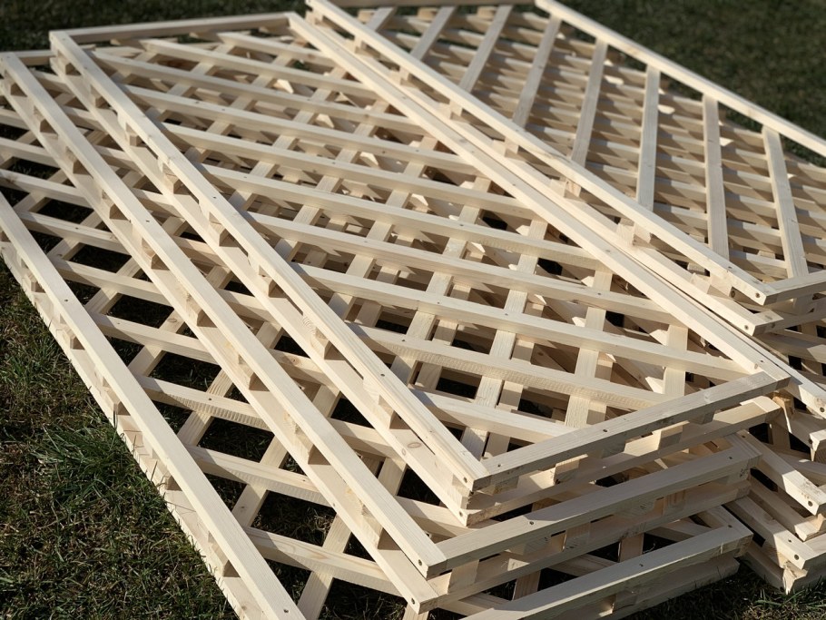 Деревянная обрешетка для беседки