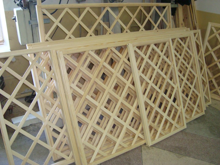 Декоративная решетка для веранды