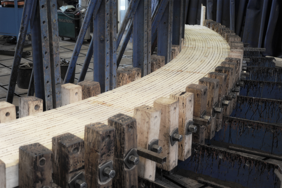 Деревянные гнутоклееные балки