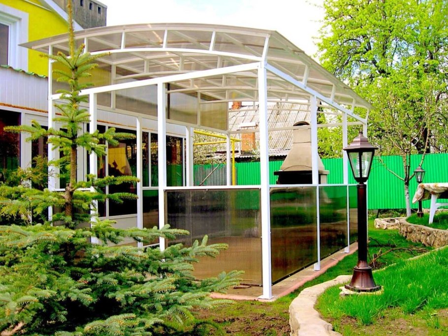 Навес пристроенный к дому