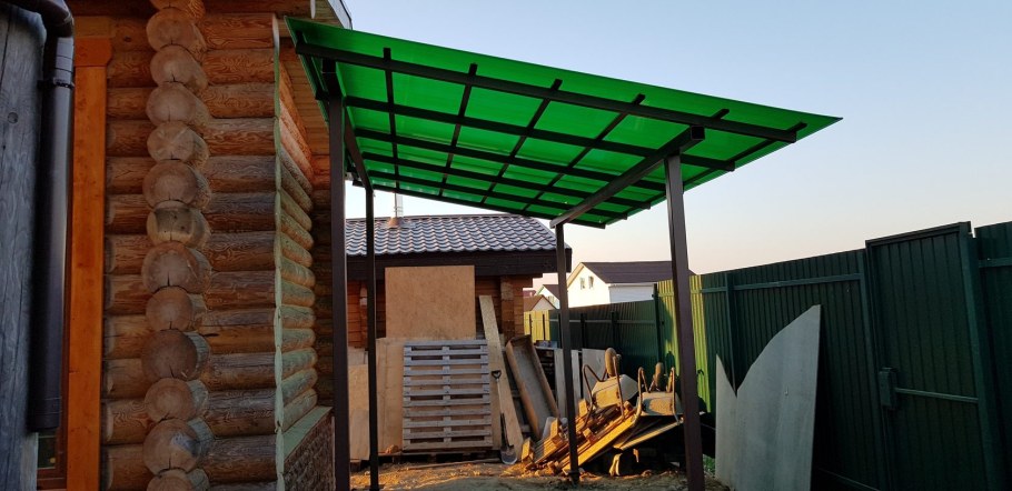 Беседка с шиферной крышей