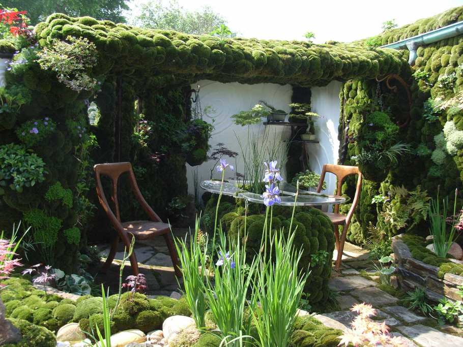 Уютный уголок в саду