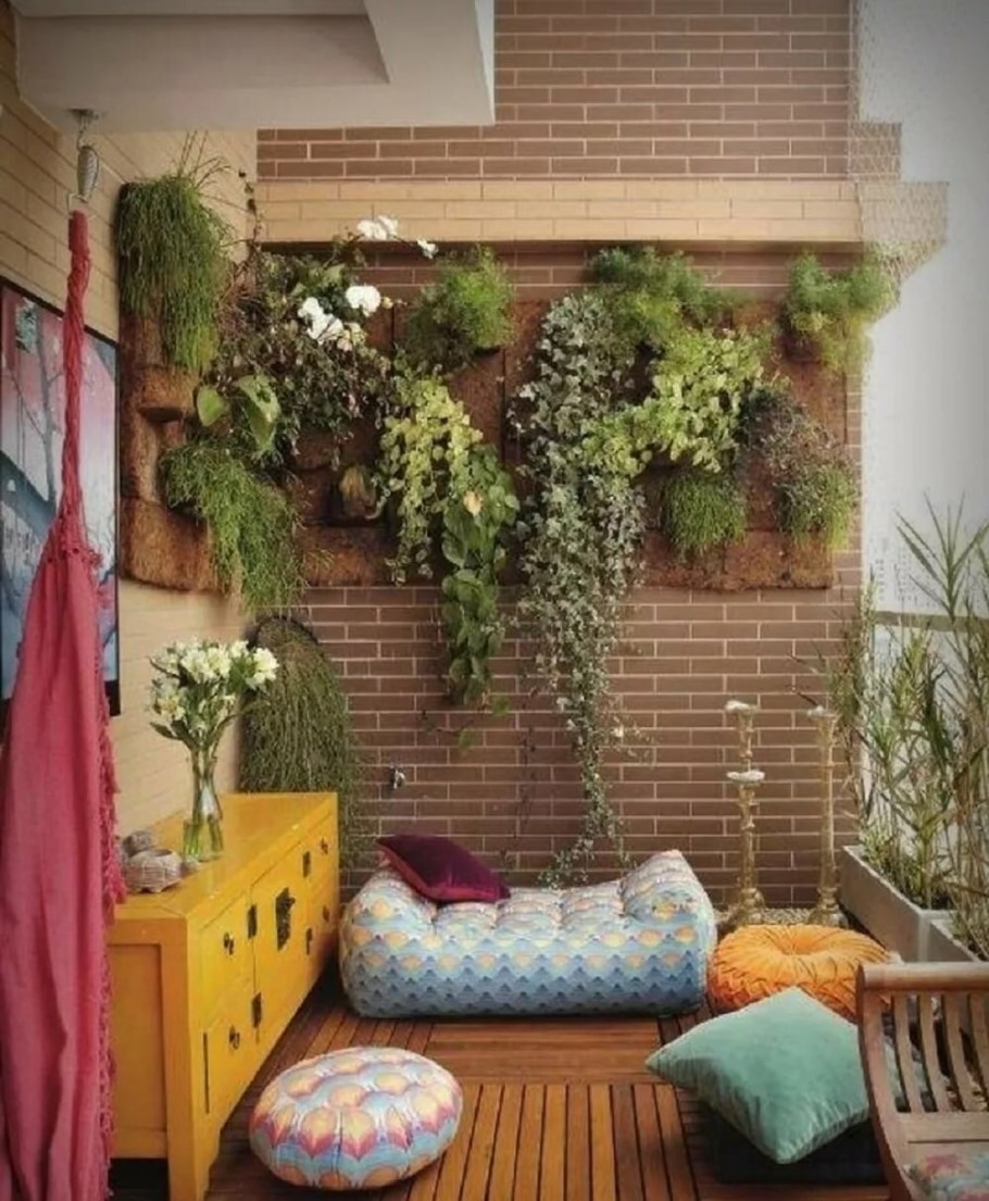 Декорация балкона