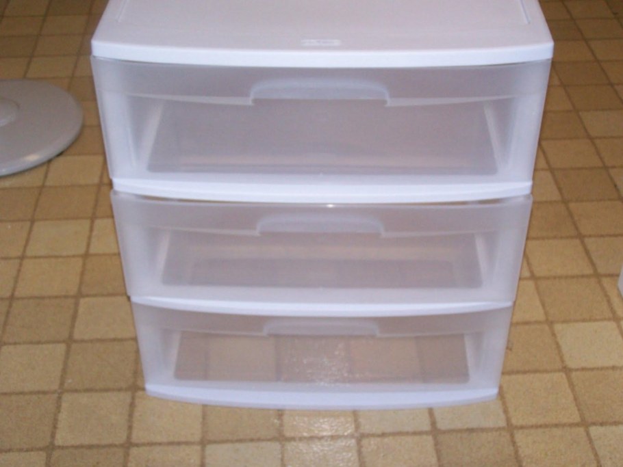 Ящики для хранения пластиковые