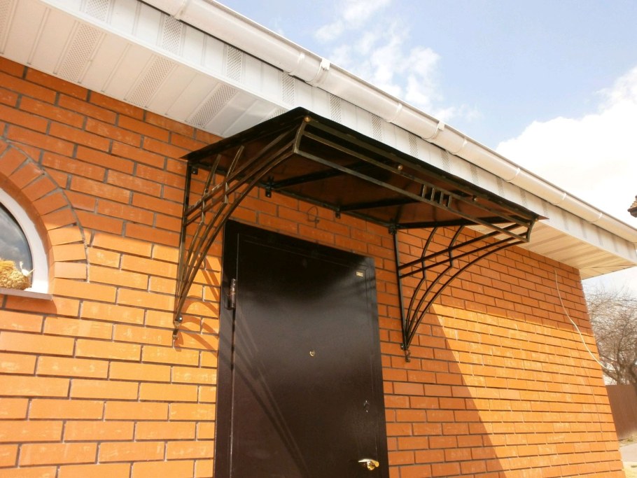 Длинный козырек металлический