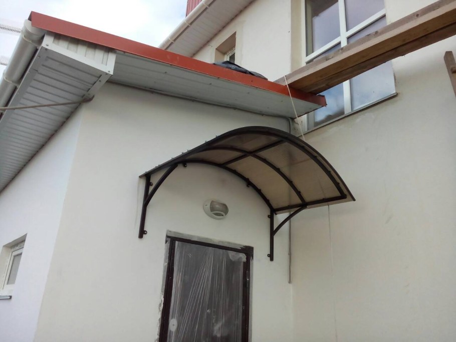 Навес входной группы