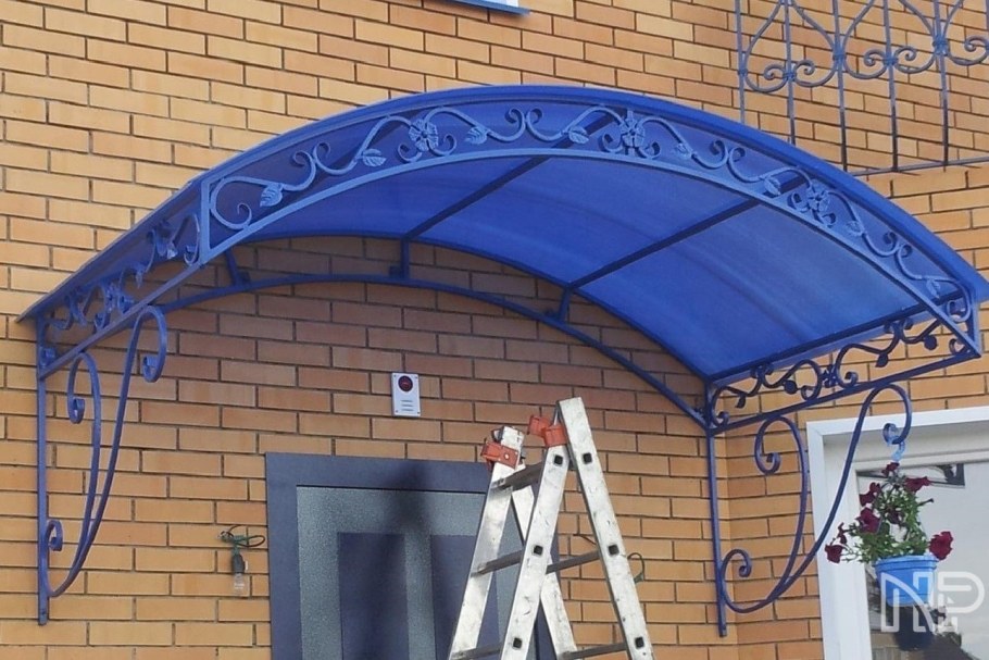 Стеклянный навес большой