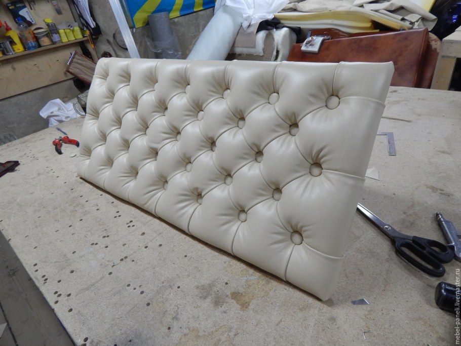 Диванные подушки с каретной стяжкой