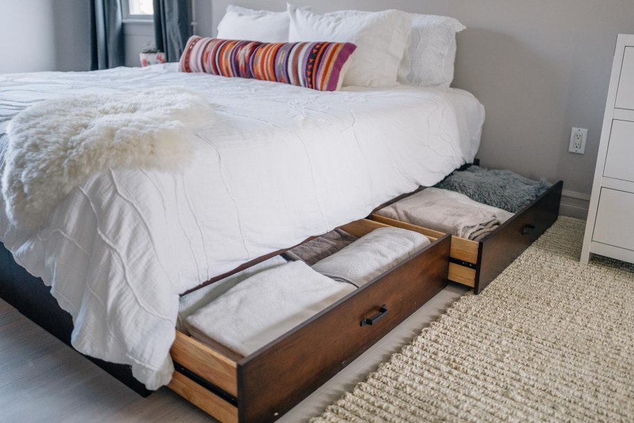 Кровать под кроватью