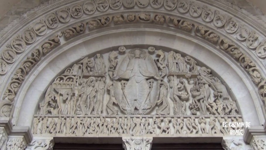 Тимпан в романской архитектуре