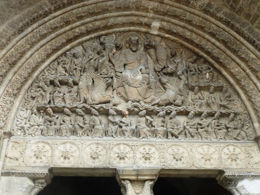 Тимпан церкви сен-Мадлен в Везле. XII В.