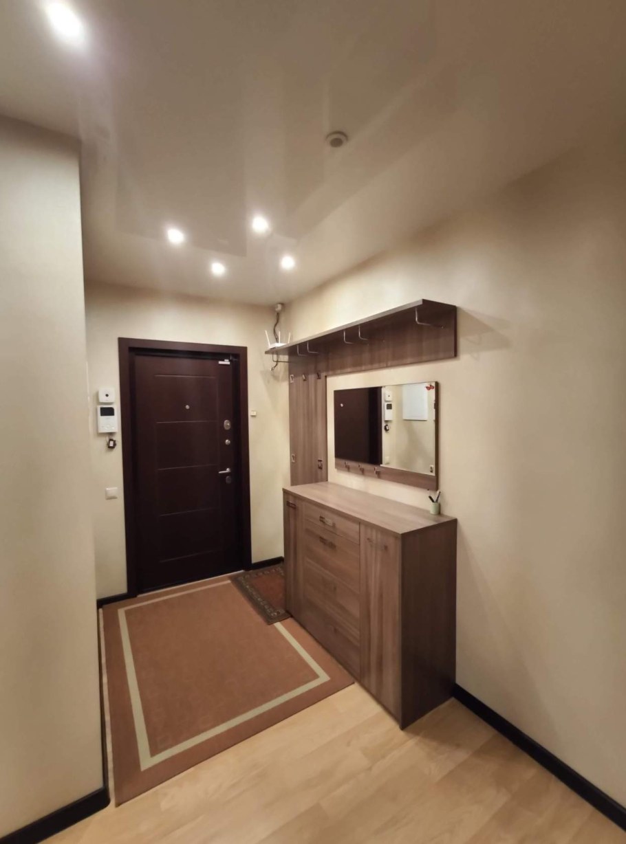 Интерьер прихожей в квартире распашонке